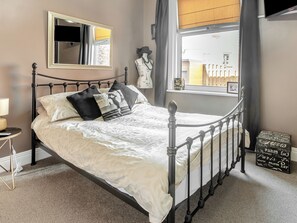 6 bedrooms, free WiFi, bed sheets