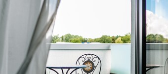 Small Black Forest apartment with balcony, elevator and garage