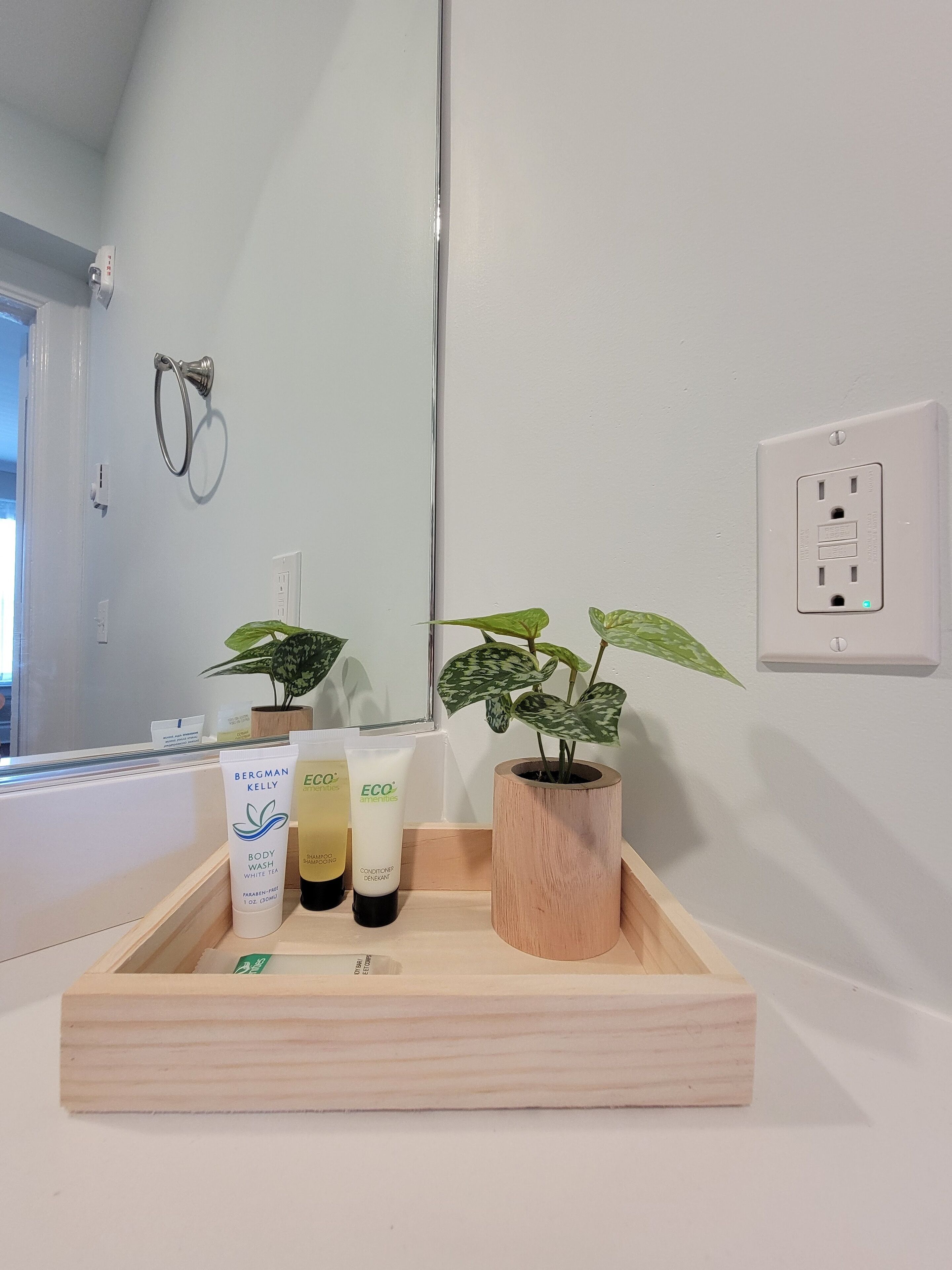 標準客房, 1 張特大雙人床 | 浴室 | 淋浴花灑、毛巾、肥皂、洗髮精