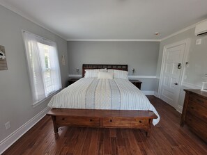 Sunny Side | Egyptian cotton sheets, premium bedding, down comforters - The Hidden Inn (South Kortright)