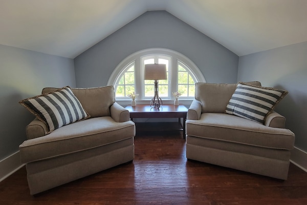 Mountain View | Living area
