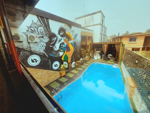 OLYMPUS HOTEL & SUITES