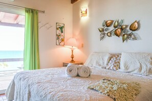2 bedrooms, WiFi, bed sheets - Paradise Villas #16: Playa Encanto beachfront w/ ocean views and pool access (Puerto Peñasco)