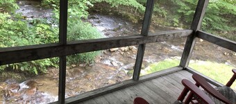 Cabin 3 with beautiful view of Campbell Creek, 2 Bedroom 1 Bath 