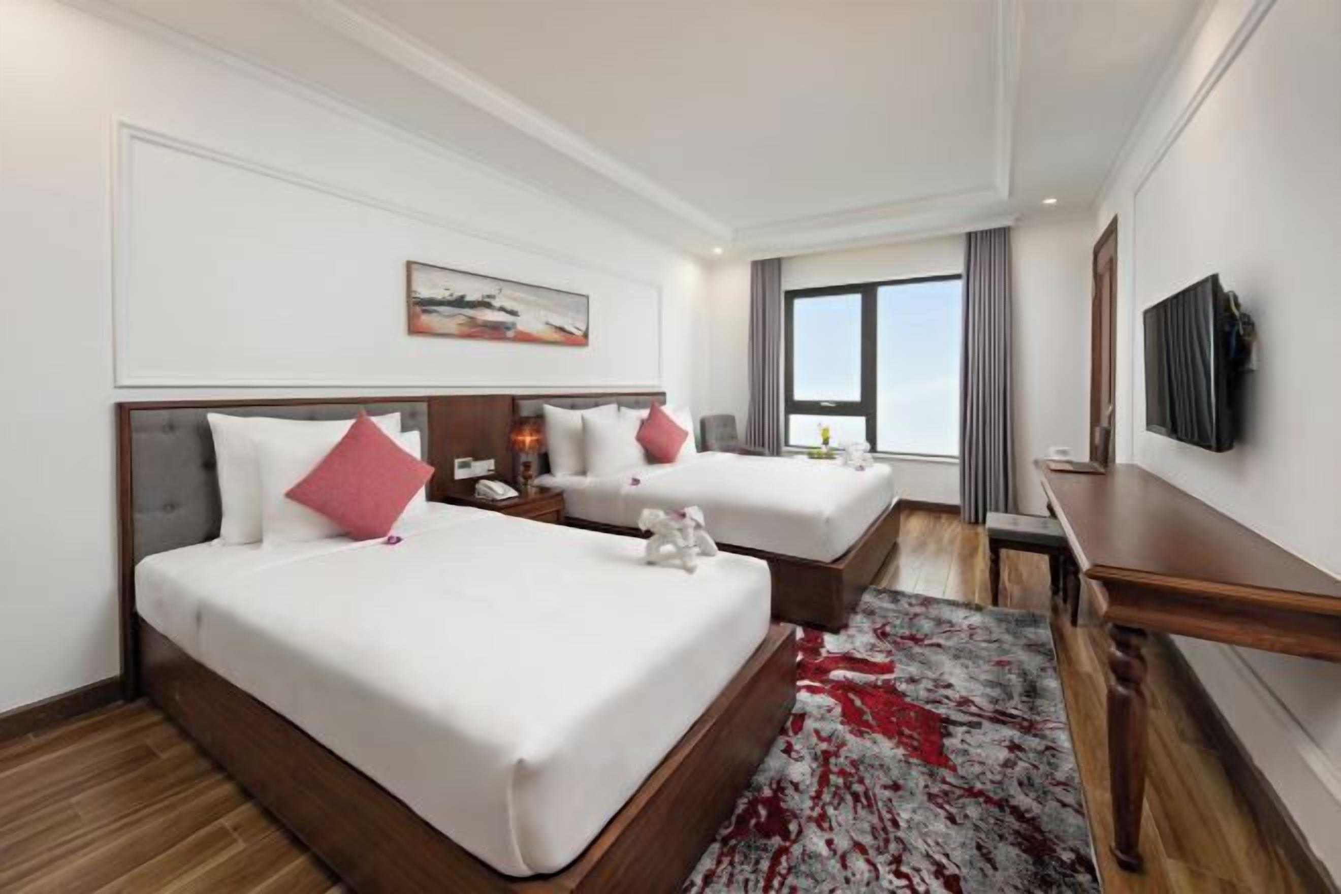 Ropa de cama de alta calidad, colchones con pillow-top y minibar 