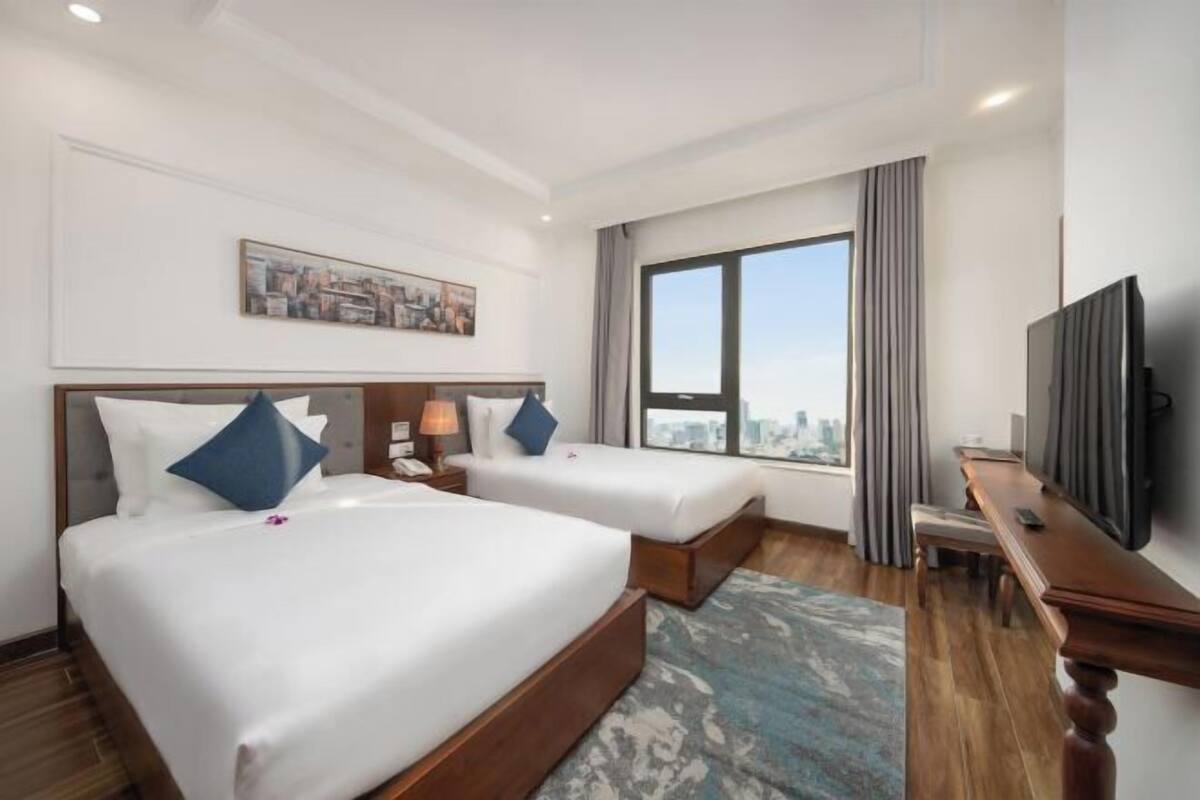 Ropa de cama de alta calidad, camas con pillow-top y minibar