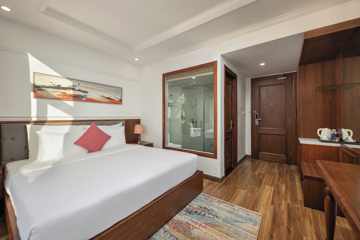Premium bedding, pillowtop beds, minibar, in-room safe