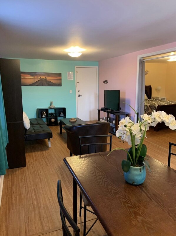 1 bedroom, iron/ironing board, WiFi, bed sheets