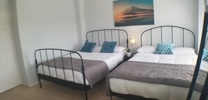 6 bedrooms, iron/ironing board, free WiFi, bed sheets