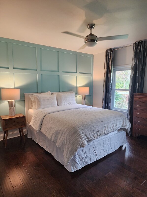 3 chambres, fer et planche à repasser, accès au Wi-Fi (inclus)