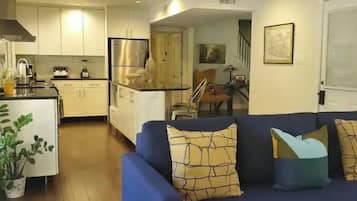 Televisor intel·ligent i llibres