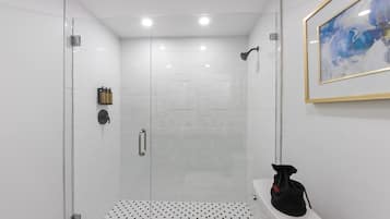 Suite, 2 Bedrooms | Bathroom | Shower, rainfall showerhead, free toiletries, hair dryer