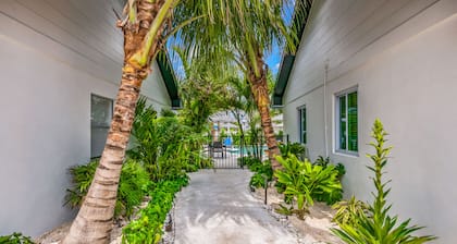 The Retreat at Anna Maria Island Inn