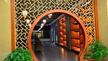 ๋ก๋น ๋ผ์ด์ง