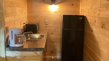 3 bedrooms, laptop workspace, free WiFi, bed sheets