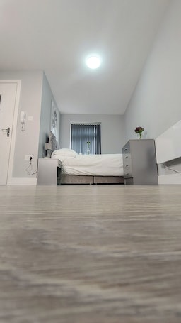 Studio | Iron/ironing board, free WiFi, bed sheets