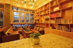 Interior - Yangshuo Fenglin Evening Inn (Bus Terminal Opera House Store) (Yangshuo)