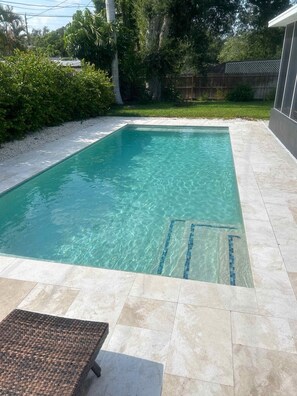 Piscina all'aperto, una piscina riscaldata
