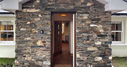 Bumblebee Cottage-UK39918