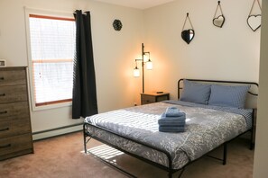 4 chambres, fer et planche à repasser, Wi-Fi gratuit, draps fournis