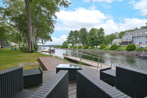 Amazing HUGE 6 bdrm Sebago Lake Waterfront Home