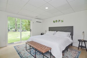 6 bedrooms, iron/ironing board, travel crib, free WiFi