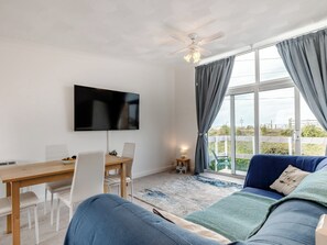 Living area - 2 bedroom accommodation in Hunstanton (Hunstanton)