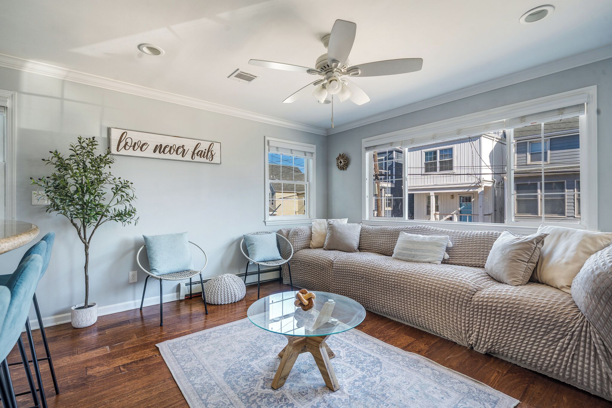 Cozy Beach Block 2br Home ~ Private Yard With Bbq Grill & Lounging Rooftop Deck - Long Branch, NJ