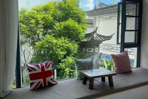 View from property - Erduobian Inn (Dali City)
