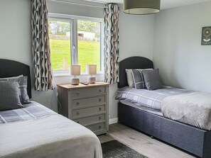 3 quartos, Wi-Fi de cortesia, roupa de cama
