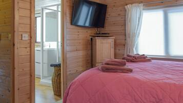 2 bedrooms, free WiFi, bed sheets