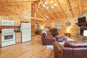 Smart-TV, Kamin, DVD-Player