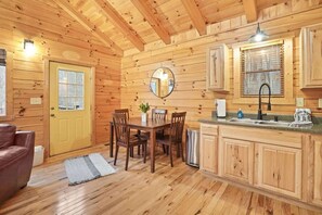 Interior - Secluded Mountainside Cabin - Claddagh (Logan)