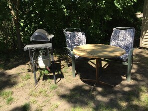 Outdoor dining - The Contractor’s Nook (Mobridge)