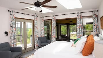 4 bedrooms, iron/ironing board, free WiFi, bed sheets