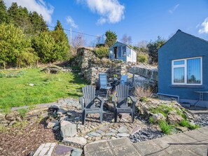 Outdoor dining - 2 bedroom accommodation in Talysarn (Talysarn)