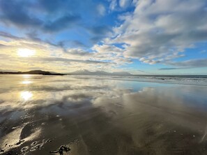 Beach - 2 bedroom accommodation in Talysarn (Talysarn)