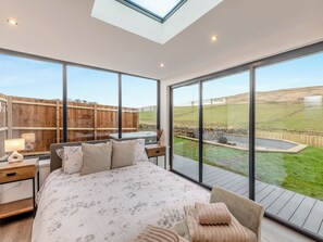 Unclassified image, 3 of 21, button