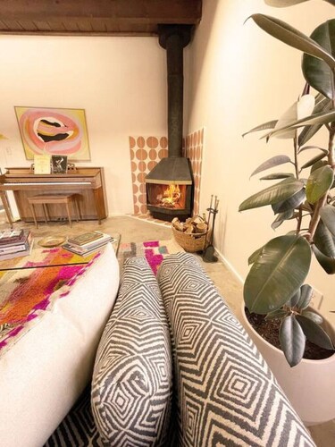 Onu · Vibrant, Light-Filled “Onu Suite” @ La Dea