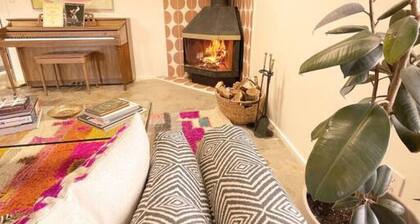 Onu · Vibrant, Light-Filled “Onu Suite” @ La Dea