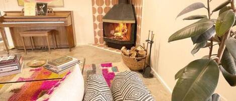 TV, fireplace, stereo