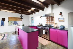 Refrigerador, horno, parrilla de estufa y lavavajillas 