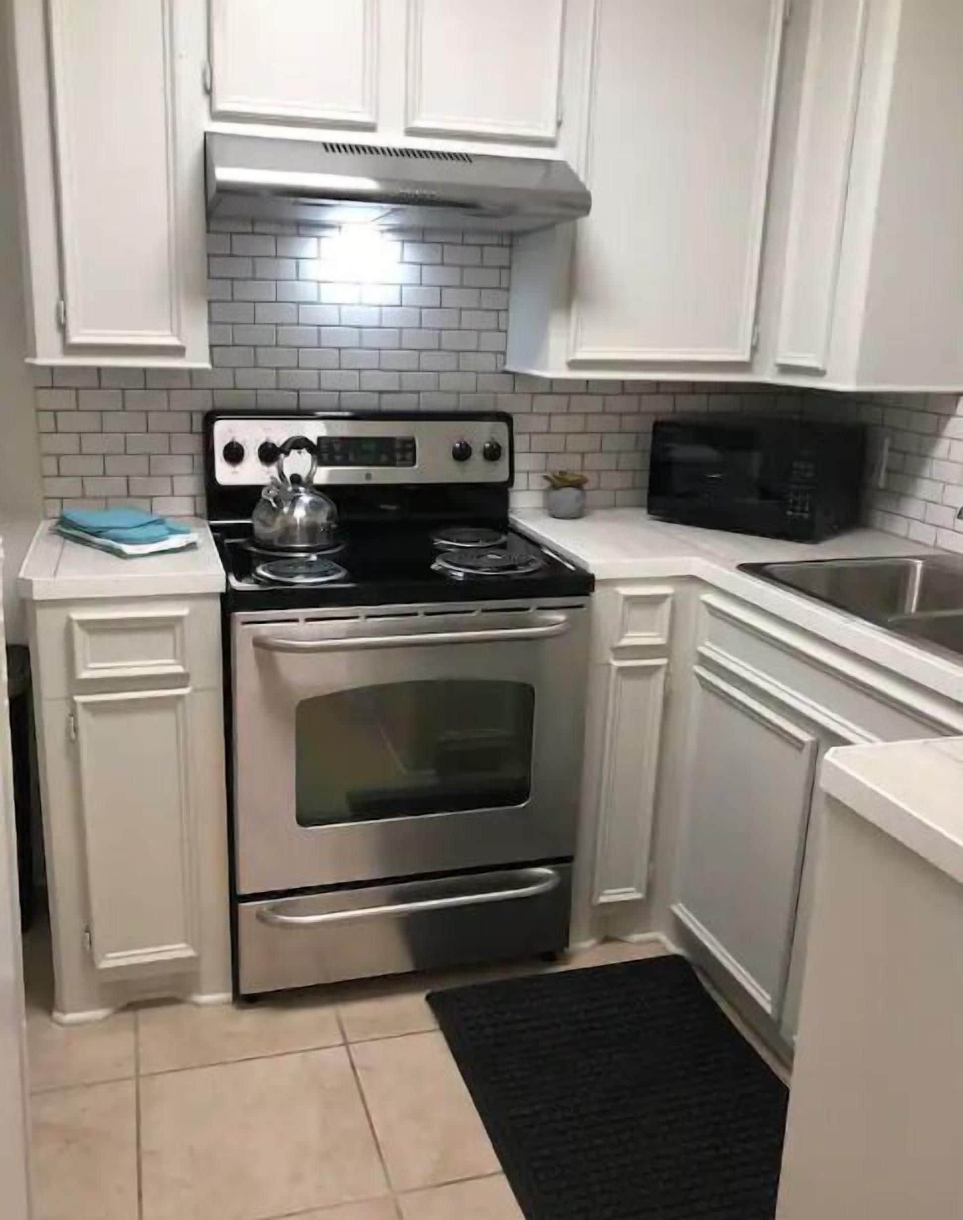 Kühlschrank, Ofen, Herdplatte