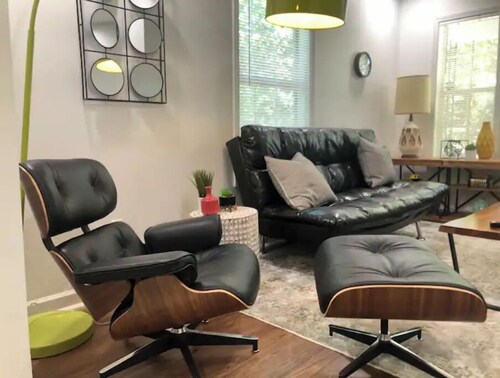 “Mint City w Soul...” 2BR 5 min to Stadium & UMMC!