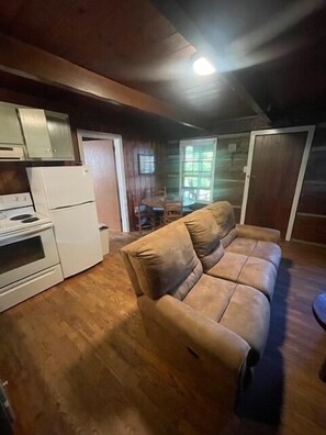 Televisión y chimenea 