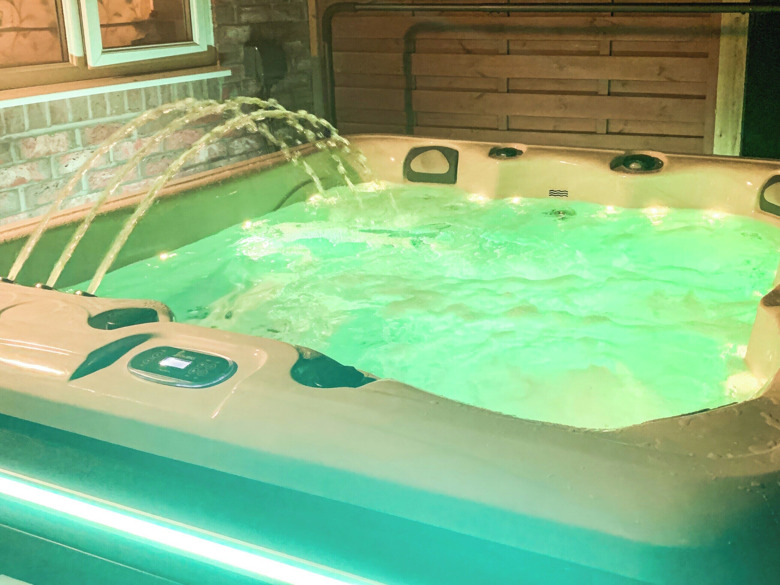 مغطس سبا خارجي