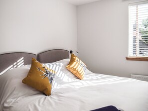 2 室のベッドルーム、WiFi (無料)、ベッドシーツ