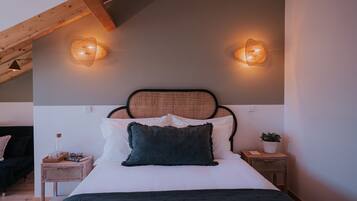 Habitación cuádruple familiar | Cortinas blackout, tabla de planchar con plancha y wifi gratis