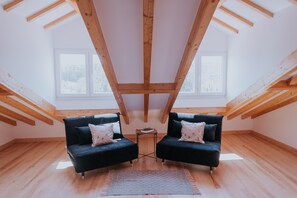 Habitación cuádruple familiar | Cortinas opacas, tabla de planchar con plancha, wifi gratis