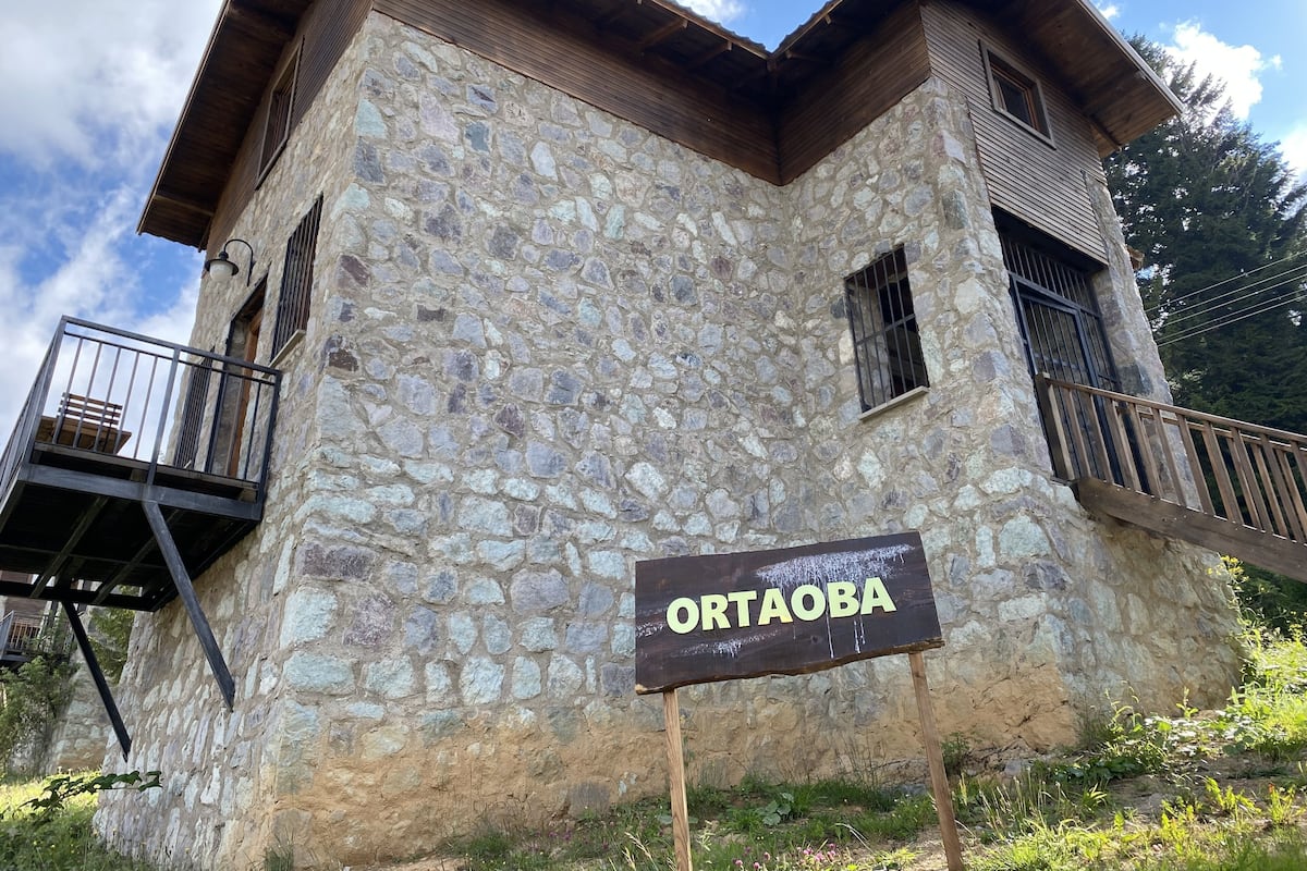 Elite Chalet | 4 bedrooms, Egyptian cotton sheets, premium bedding, soundproofing